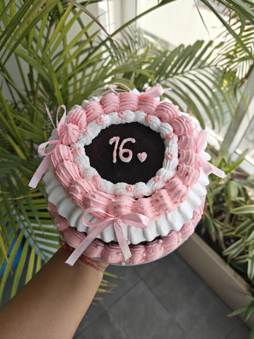 Vintage Style Ruffle Cake